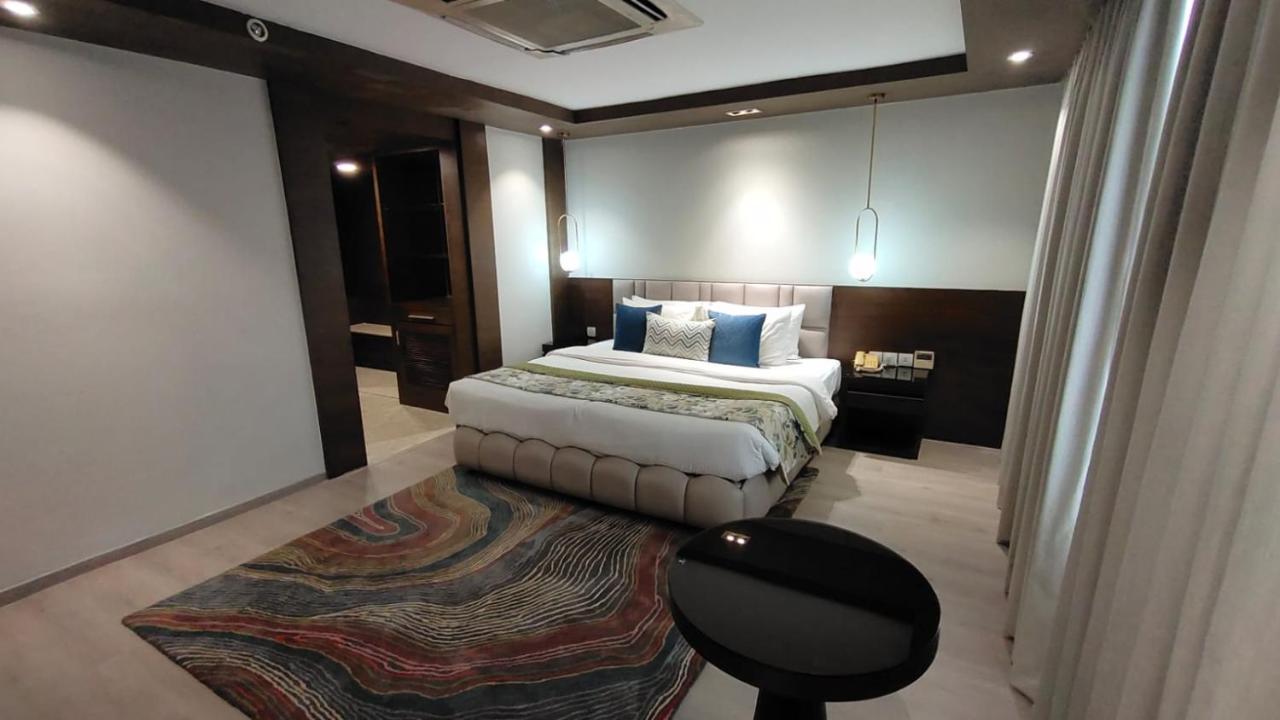 Royal Orchid Central Grazia, Navi Mumbai Exterior foto